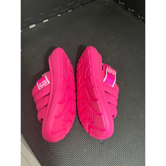 UGG Sport Yeah Slide Sandals Pink Shoes Comfort Outdoor Summer Barbie 6 Slipper - Picture 3 of 7